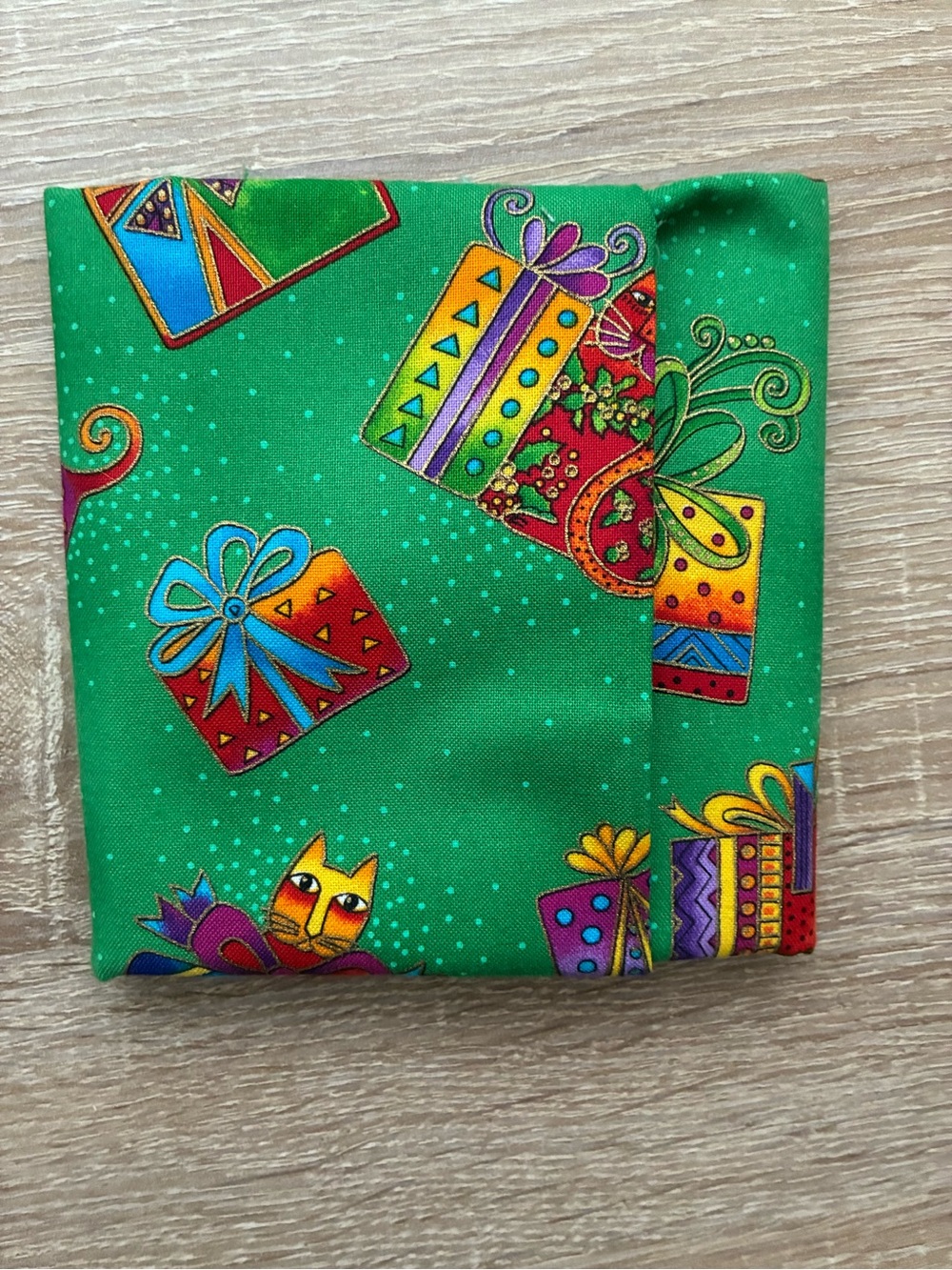 Laurel Burch Christmas Fabric - Fat Quarter